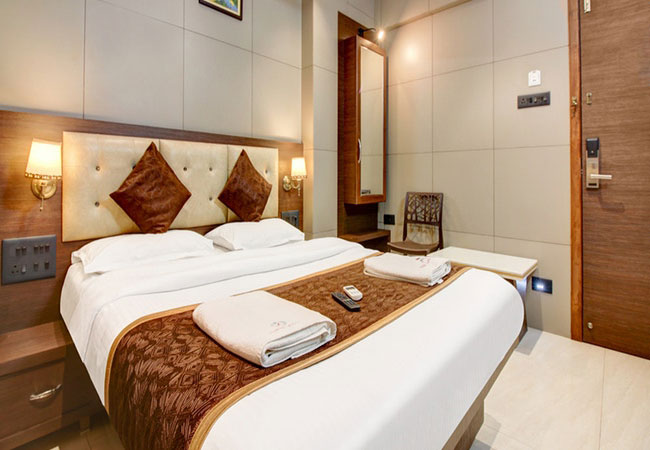 Hotel Leela kalyan